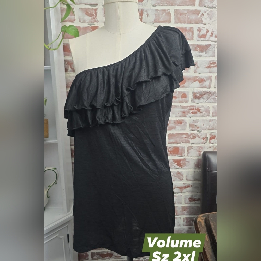 New 🔥 Volume womens top sz 2xl Black